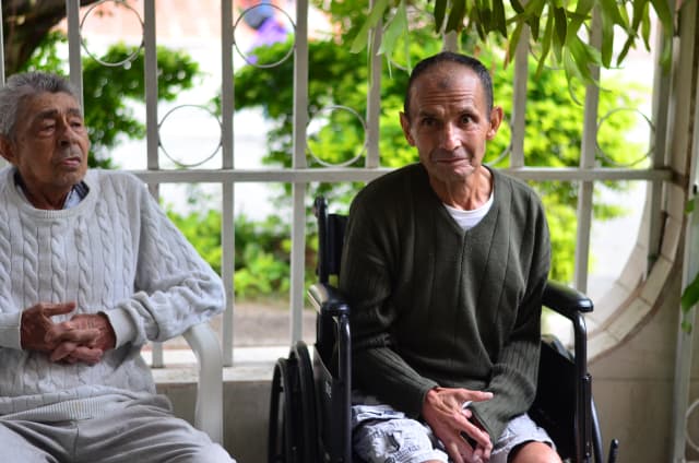 Actividades terapéuticas para residentes en Medellín Actividades recreativas para adultos mayores en hogar geriátrico Medellín - Terapia ocupacional tercera edad